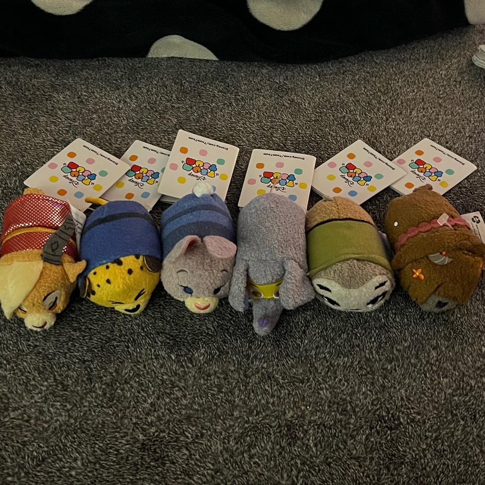 Disney Tsum Tsum Rare NWT ZOOTOPIA Lot of 6!